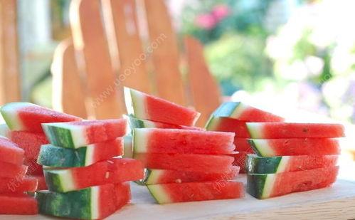 咳嗽可以吃瓜么,吃瓜真的能缓解吗？揭秘瓜类食物的止咳功效